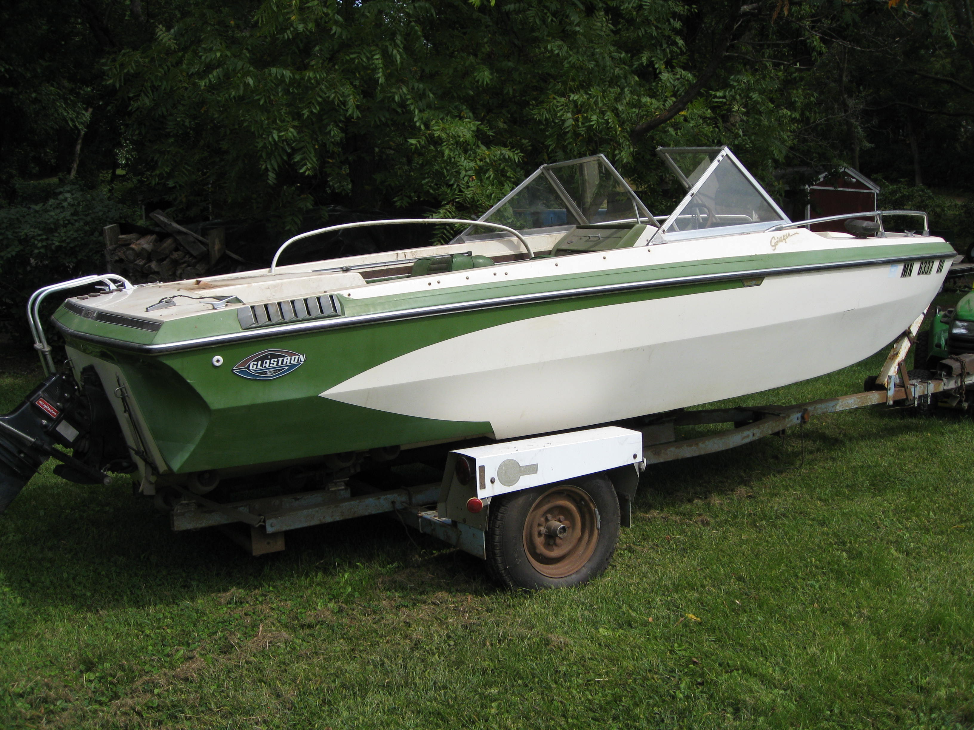 1974 Glastron V187 tri-hull for parts or repair